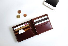 Chipolo 2nd Gen 110071 Bluetooth Key Phone Car Luggage Wallet Item Finder &amp; Selfie Remote, Sapphire Purple N17
