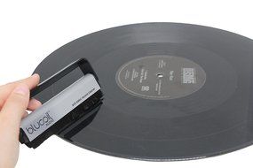 Blucoil Audio Carbon Anti-Static Fiber Vinyl LP Record Cleaning Brush