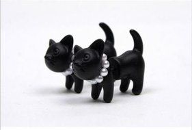 1Pc Black Punk Cool Simple 3D Animal Cat Kitten Impalement Lady Ear Stud Earring