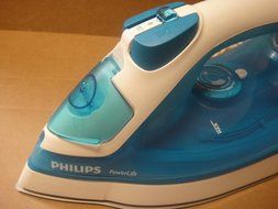 Philips Steam Iron 220/240 Volt For Use in Europe Asia Africa (Non-USA Compliant)