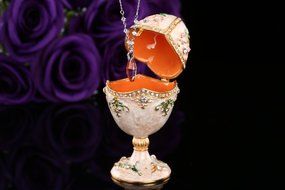 White faberge egg home decor Desktop Ornaments Pewter alloy N2