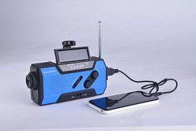 iRonsnow IS-090 Solar Hand Crank AM/FM/NOAA/WB Weather Radio, Self-Powered Dynamo 2000mAh Emergency Power Bank... N3