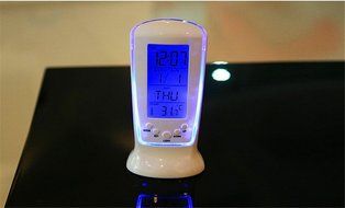 Surborder Shop Digital Alarm Clock Battery Operated with Large Display, Snooze - Travel Alarm Clock and Home Alarm... N4
