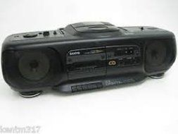 Sanyo MCD-Z11 BASSXPANDER Sound System