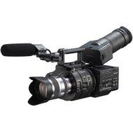 Sony Sony NEXFS700UK 4K Sensor High Speed FS Series Camcorder with 18-200mm Lens, 1920x1080/60p Video, 3.5" Screen...