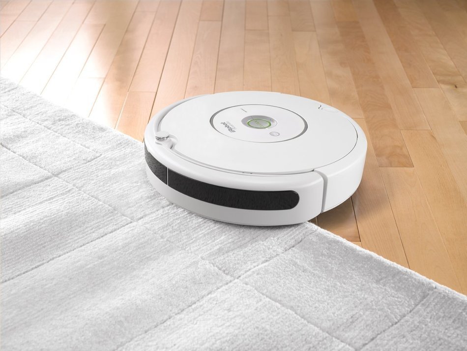 iRobot 530 Roomba Vacuuming Robot, White