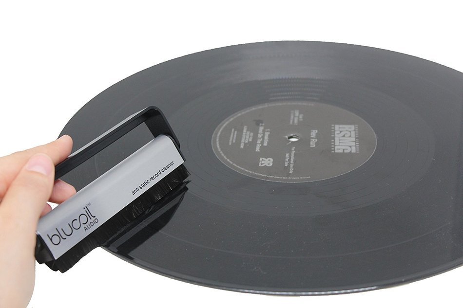 Blucoil Audio Carbon Anti-Static Fiber Vinyl LP Record Cleaning Brush