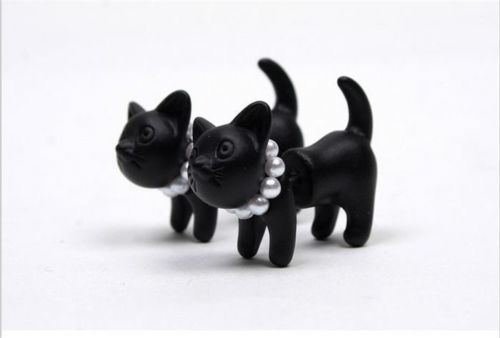 1Pc Black Punk Cool Simple 3D Animal Cat Kitten Impalement Lady Ear Stud Earring