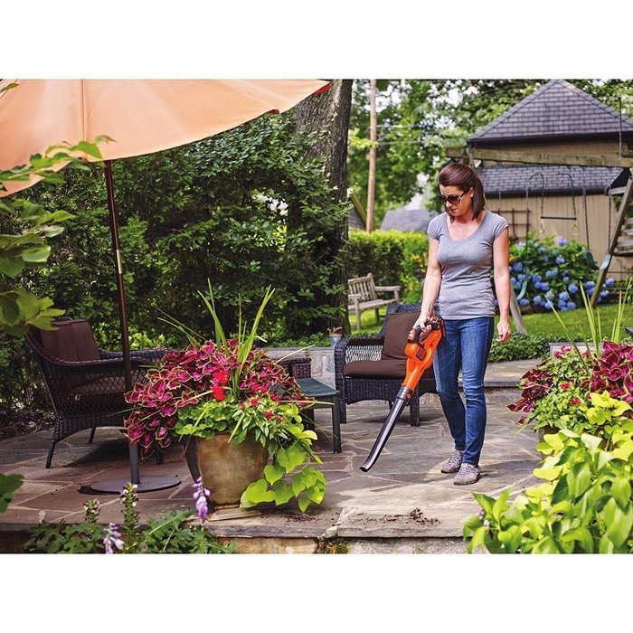 BLACK+DECKER LSW321 20V MAX Lithium POWERCOMMAND Power Boost Sweeper N2