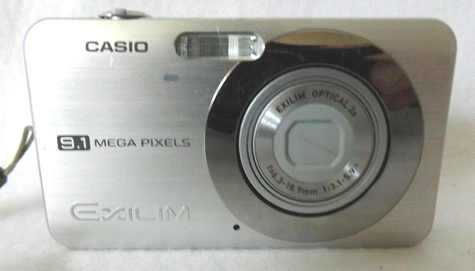Casio EXILIM ZOOM EX-Z85 9.1 MP Digital Camera N4