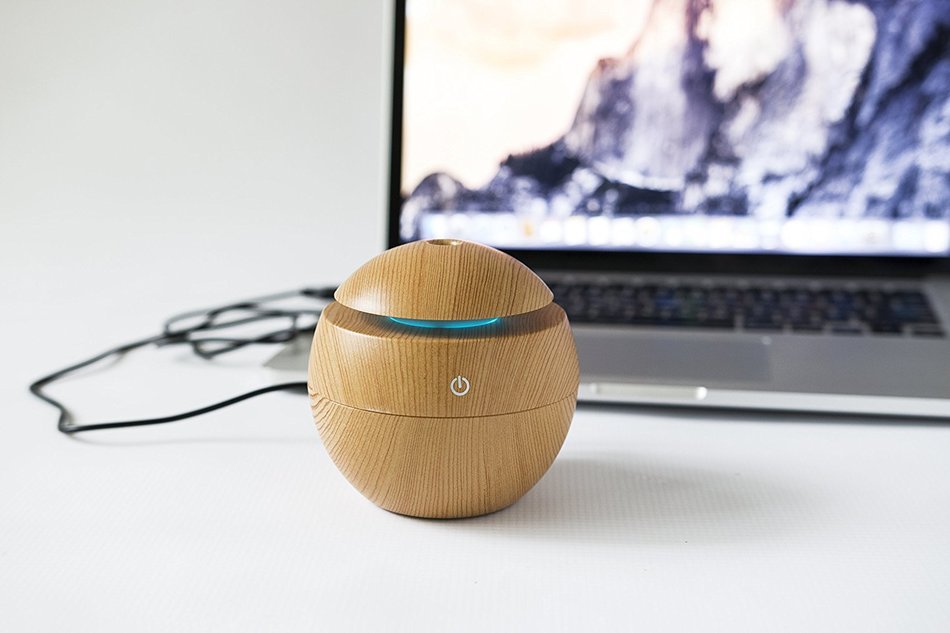 Essential Oil Diffuser and Humidifier with LED Lights N4