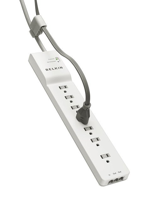 Belkin 7-Outlet Home and Office Power Strip Surge Protector with 6-Foot Power Cord, 2320 Joues (BE107200-06)