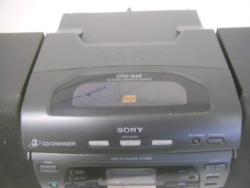Sony CFD-646 3 Disc CD Changer Bookshelf Stereo Dual Cassette Recorder Player Mega Bass AM FM Radio Detachable...