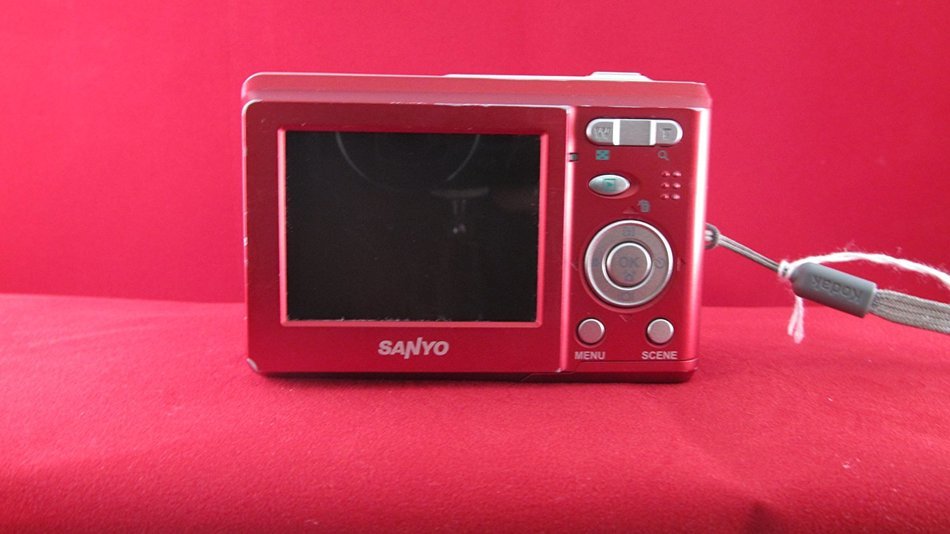 Sanyo S770 3x Optical Zoom 7.1 Megapixels - Light Pink