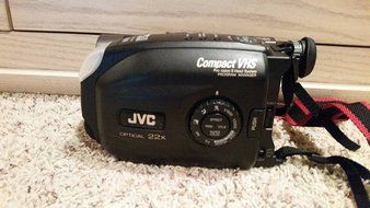 JVC Camcorder GR-AX730 VHS-C Video Recorder w/ Rechargeable Battery N3