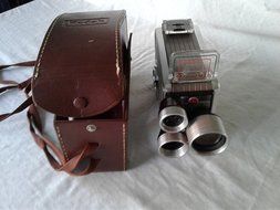 Kodak Brownie Movie camera- Turrent F 2.3 - 8mm- with leather case