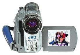 JVC GR-D70 MiniDV Camcorder with 3-Inch LCD, 16x Optical Zoom and SD/MMC Card Slot (Discontinued by Manufacturer) N6