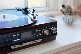 Boytone BT-17DJM-C 3-Speed Stereo Turntable, 2 Built in Speakers Digital LCD Display AM/FM, USB/SD/AUX+ Cassette...