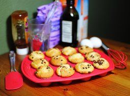 Joiedomi 8-Pieces Silicone Bakeware Set Including Muffin Cupcake Mold Baking Tray, Chocolate Candy Ice Molds,... N5