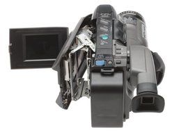 Panasonic PV-L550 VHS-C Camcorder (Discontinued by Manufacturer) N2