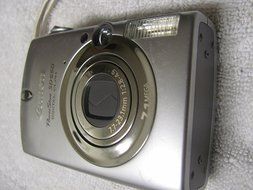Canon PowerShot SD550 7.1 MP Digital Camera - Silver N3