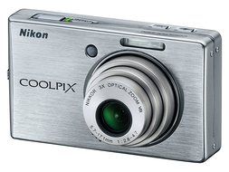 Nikon Coolpix S500 7MP Digital Camera with 3x Optical Vibration Reduction Zoom N2