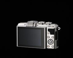 Olympus E-PL7 16MP Mirrorless Digital Camera with 3-Inch LCD with EZ Double Zoom Kit 12-42mm f/3.5-5.6 + 40-150mm... N31