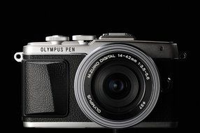 Olympus E-PL7 16MP Mirrorless Digital Camera with 3-Inch LCD with EZ Double Zoom Kit 12-42mm f/3.5-5.6 + 40-150mm... N44