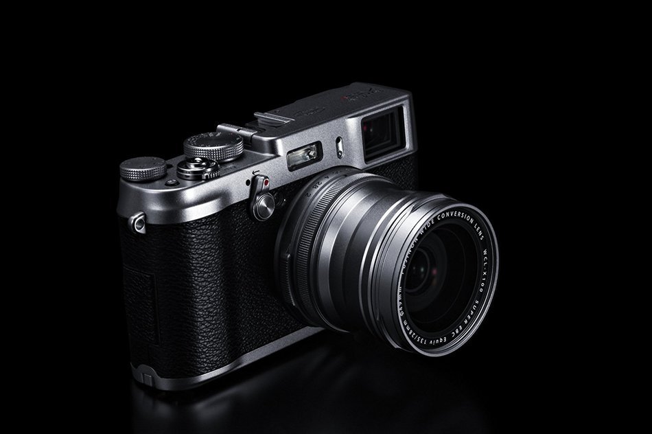 Fujifilm X100S 16 MP Digital Camera with 2.8-Inch LCD (Silver) (OLD MODEL) N4