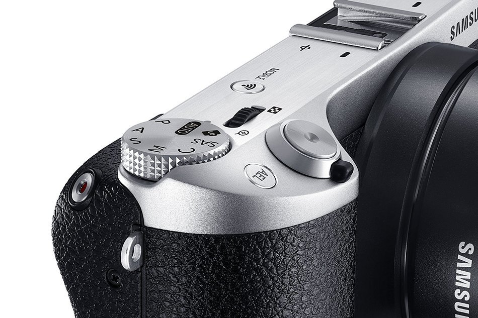 Samsung NX500 28 MP Wireless Smart Mirrorless Digital Camera with 16-50mm Power Zoom Lens (Brown) N16