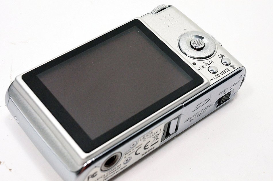 Leica C-LUX 1 6MP Digital Camera with 3.6x Optical Image Stabilized Zoom (Silver) N3