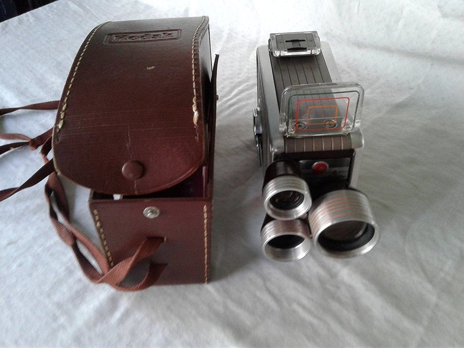 Kodak Brownie Movie camera- Turrent F 2.3 - 8mm- with leather case