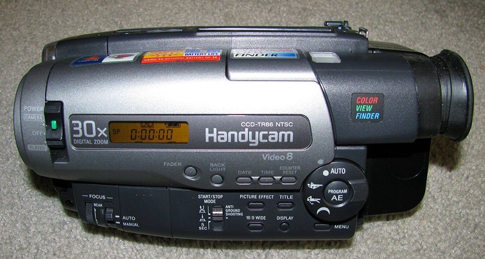 Sony Handycam CCD-TR86 Camcorder Video Camera w/ Bag and Accessories