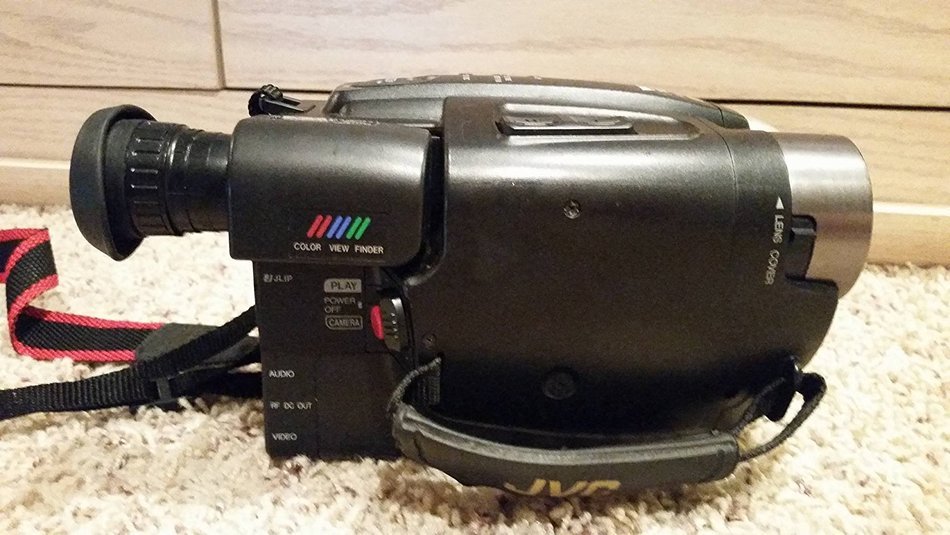 JVC Camcorder GR-AX730 VHS-C Video Recorder w/ Rechargeable Battery N4