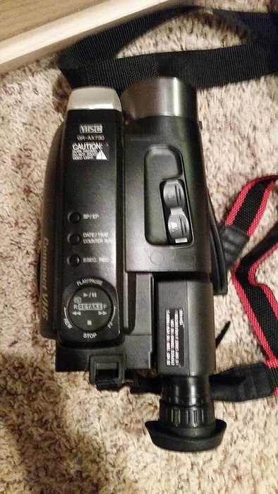 JVC Camcorder GR-AX730 VHS-C Video Recorder w/ Rechargeable Battery N5
