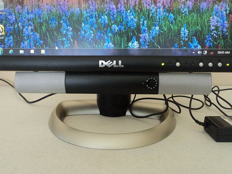 Dell UltraSharp 2001FP 20.1-inch Flat Panel LCD Monitor N8