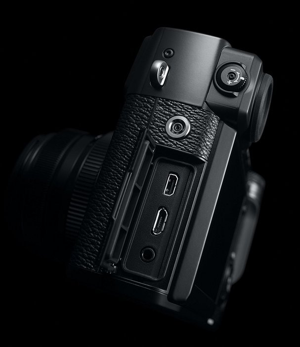 Fujifilm X-Pro2 (Body) + Fujinon XF35mm F2 R WR (Black) N2