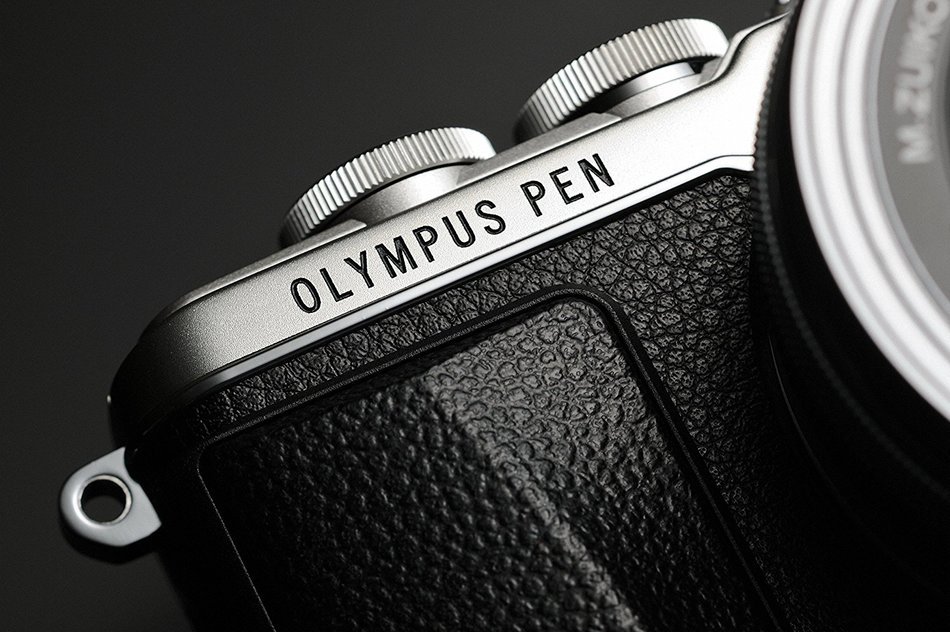 Olympus E-PL7 16MP Mirrorless Digital Camera with 3-Inch LCD with EZ Double Zoom Kit 12-42mm f/3.5-5.6 + 40-150mm... N35
