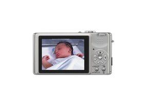 Panasonic Lumix DMC-FX7S 5MP Digital Camera with 3x Image Stabilized Optical Zoom (Silver) N3