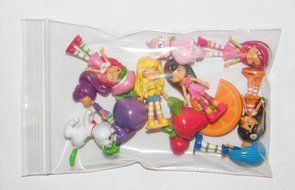 Strawberry Shortcake Deluxe Mini Cake Toppers Cupcake Decorations Set of 13 with 12 Figures and a Toyring featuring... N4