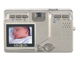 Minolta Dimage G500 5MP Digital Camera w/ 3x Optical Zoom N2