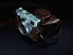 FUJIFILM FinePix X100 APS-C CMOS EXR Digital Camera with 23mm Fujinon Lens and 2.8-Inch LCD - International Version... N16