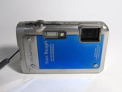 Olympus Stylus Tough 8010 14MP Digital Camera with 5x Wide Angle Zoom and 2.7 inch LCD (Blue) N2