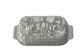 Nordic Ware Haunted Skull Cakelet Pan, Bronze N7