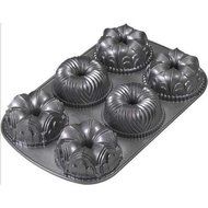 Nordic Ware 54724 Garland Bundt Pan