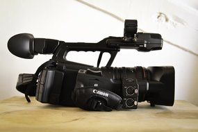 Canon XF300E (XF300 PAL)Professional PAL Camcorder N3