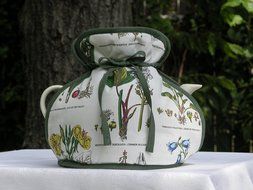 Ulster Linen Botanical Floral Muff Tea Cozy