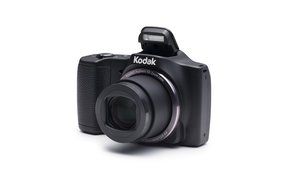 Kodak PIXPRO Friendly Zoom FZ201 16 MP Digital Camera with 20X Optical Zoom and 3" LCD Screen (Red) N5
