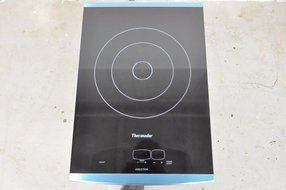 Thermador CIT151DS 15" Induction Cooktop with Single Large 12" Induction Zone N2