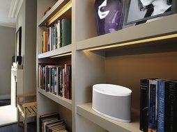 Bowers &amp; Wilkins Z2 Black RC Wireless Music System Recertified - Black N17